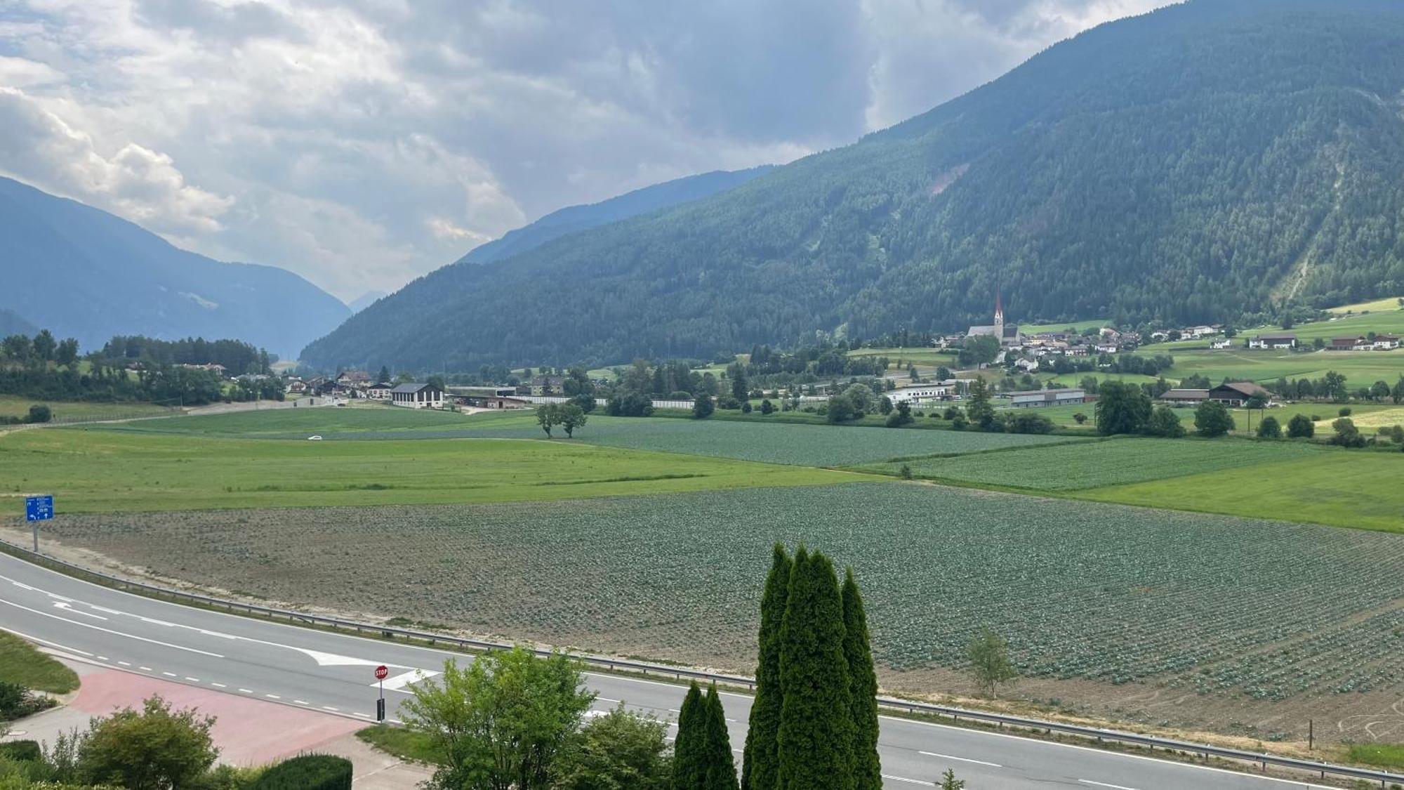 Hotel Saxl Campo di Trens Esterno foto